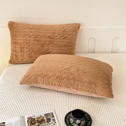 云玲时尚 2025新款麦穗兔毛绒枕套 棕