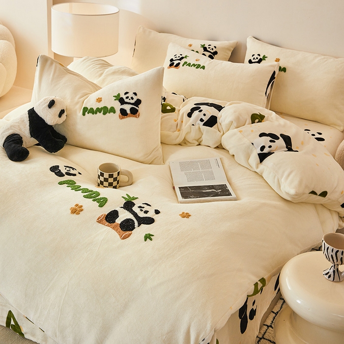 91家纺网 家纺一手货源 找家纺 娜娜 2024新款高克重牛奶绒毛巾绣四件套 熊猫戏竹