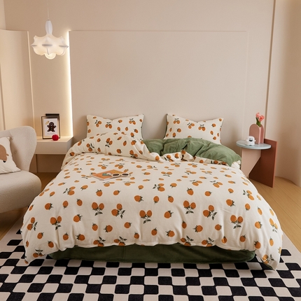 91家纺网 家纺一手货源 找家纺 时光里 2024新款230克牛奶绒印花四件套 甜甜草莓