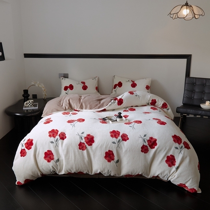 91家纺网 家纺一手货源 找家纺 时光里 2024新款230克牛奶绒印花四件套 秘境