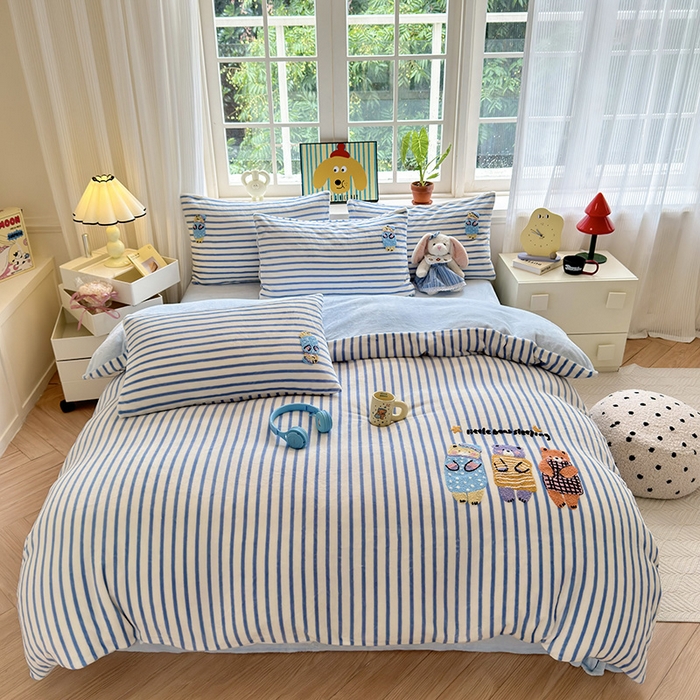 91家纺网 家纺一手货源 找家纺 娜娜 2024新款加厚保暖高克重牛奶绒毛巾绣四件套 牛奶绒抱抱熊