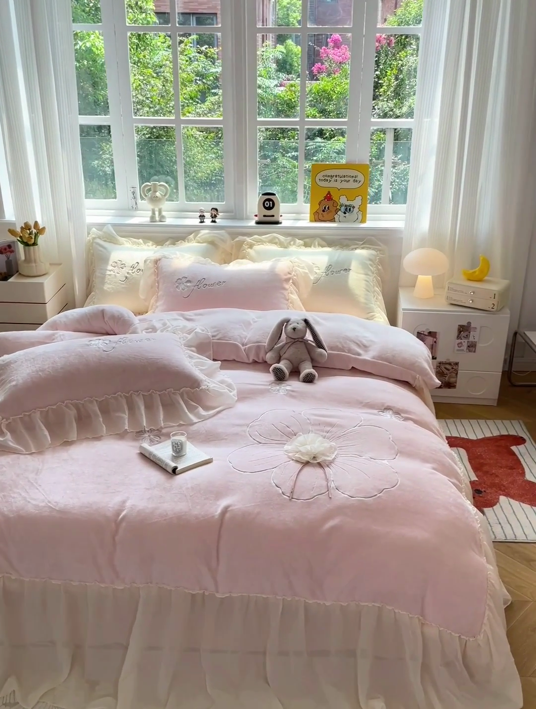 91家纺网 家纺一手货源 找家纺 娜娜 2024新款法式花边牛奶绒刺绣四件套-花蕊-花香引蝶系列 花蕊-粉