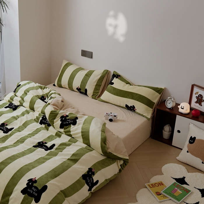 91家纺网 家纺一手货源 找家纺 时光里 2024新款230克牛奶绒印花四件套 煤球狗