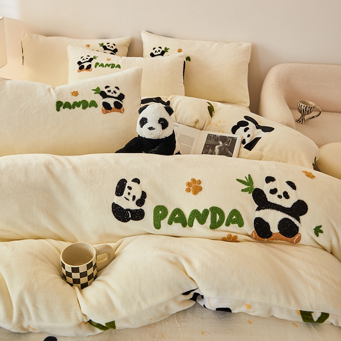 91家纺网 家纺一手货源 找家纺 娜娜 2024新款高克重牛奶绒毛巾绣四件套 熊猫戏竹