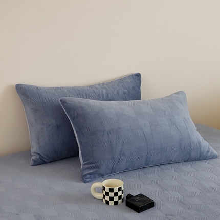 91家纺网 家纺一手货源 找家纺 （总）时光里 2024新款230克雕花绒枕套