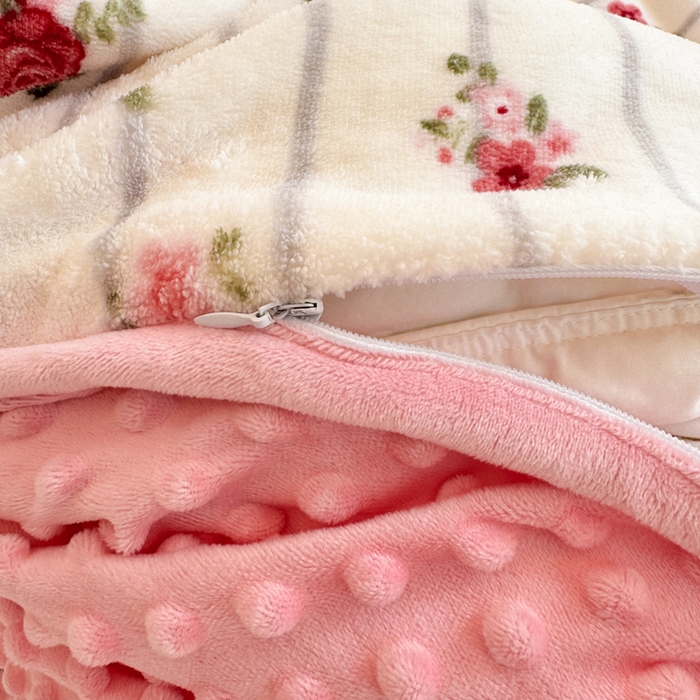 91家纺网 家纺一手货源 找家纺 梦可莱家居 2024新款牛奶豆豆绒印花床盖四件套 花草