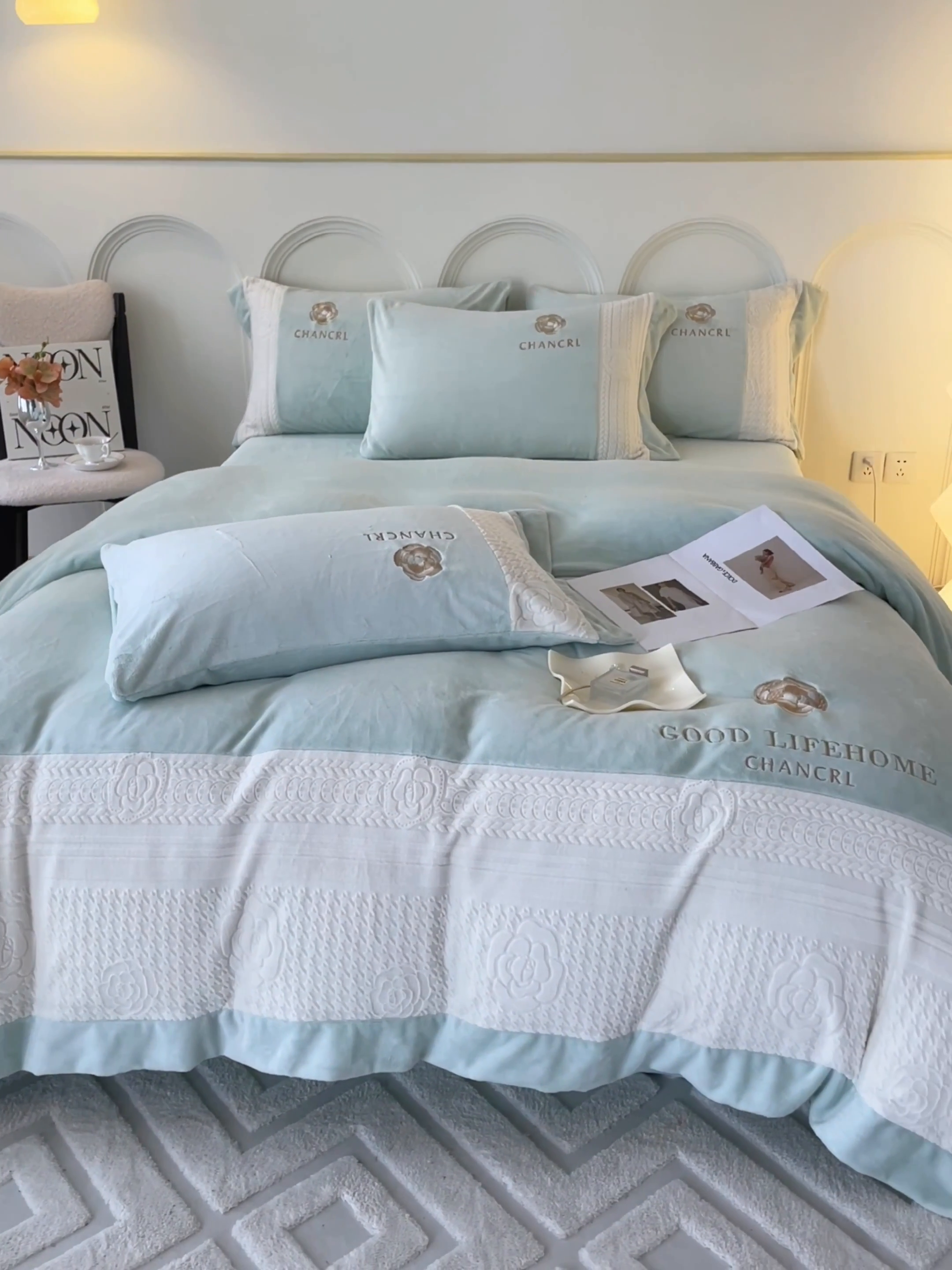 91家纺网 家纺一手货源 找家纺 娜娜 2024新款牛奶绒三拼系列四件套 繁星蓝