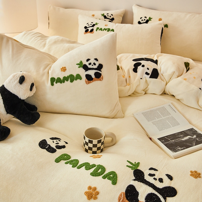 91家纺网 家纺一手货源 找家纺 娜娜 2024新款高克重牛奶绒毛巾绣四件套 熊猫戏竹