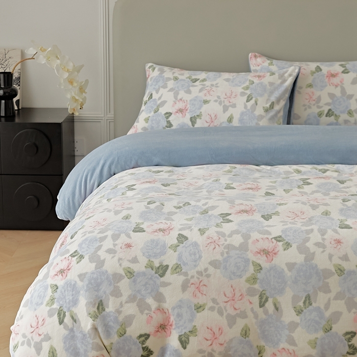 91家纺网 家纺一手货源 找家纺 时光里 2024新款230克牛奶绒印花四件套 漫兮