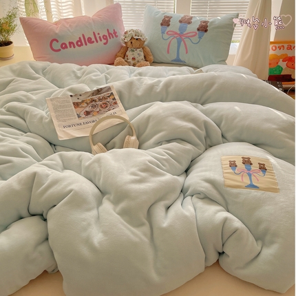 91家纺网 家纺一手货源 找家纺 （总）顾里家纺 2024新款ins韩风甜感刺绣标牛奶绒四件套