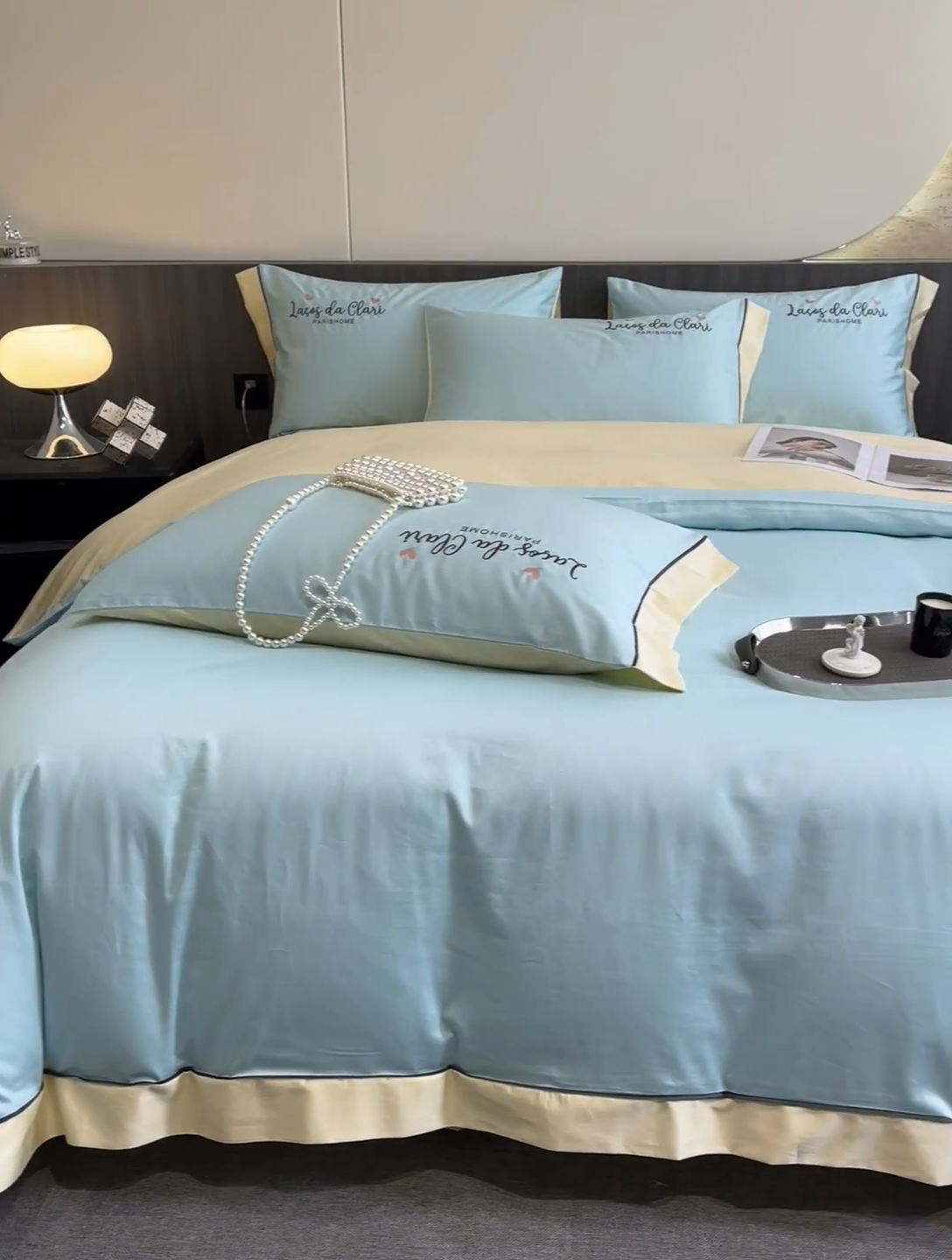 91家纺网 家纺一手货源 找家纺 娜娜 2024新款全棉时尚刺绣AB版双拼宽边绣花四件套--蝴蝶结系列 蝴蝶结-繁星蓝+奶昔白