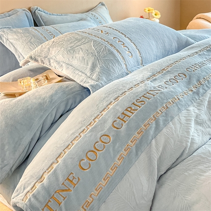 91家纺网 家纺一手货源 找家纺 （总）DC 2025新款B类牛奶绒雕花绣花四件套-朱丽叶