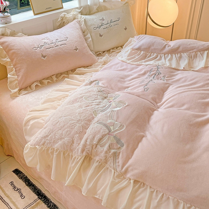 91家纺网 家纺一手货源 找家纺 娜娜 2024新款法式花边牛奶绒刺绣四件套-郁金香-同心结系列 同心结-粉