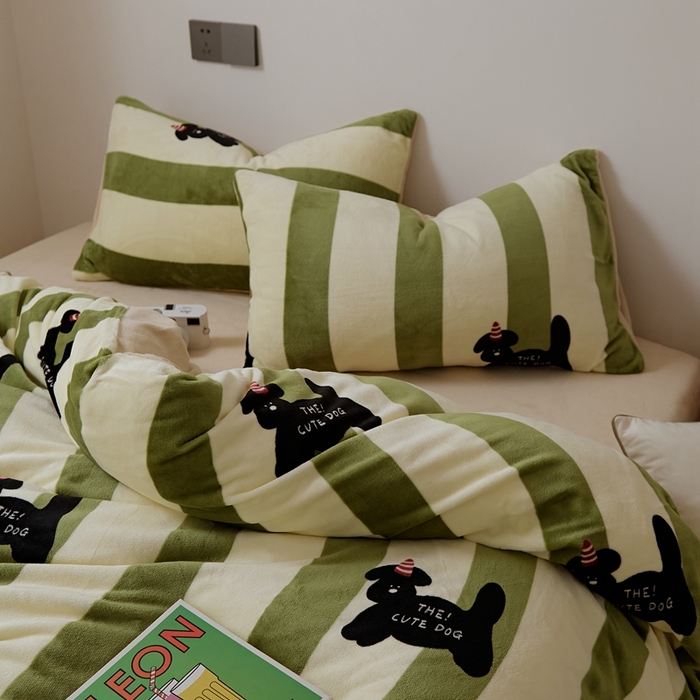 91家纺网 家纺一手货源 找家纺 时光里 2024新款230克牛奶绒印花四件套 煤球狗