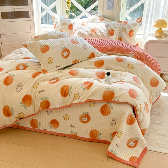 91家纺网 家纺一手货源 找家纺 梦可莱家居 2024新款牛奶豆豆绒印花床盖四件套 红橙