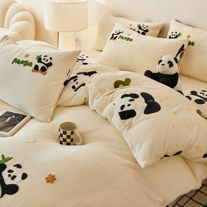 91家纺网 家纺一手货源 找家纺 娜娜 2024新款高克重牛奶绒毛巾绣四件套 熊猫戏竹