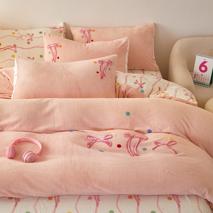 91家纺网 家纺一手货源 找家纺 （总）娜娜 2024新款高克重牛奶绒毛巾绣四件套