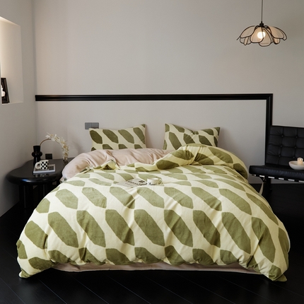 91家纺网 家纺一手货源 找家纺 时光里 2024新款230克牛奶绒印花四件套 菱格