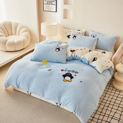 娜娜 2024新款高克重牛奶绒毛巾绣四件套 企鹅宝贝