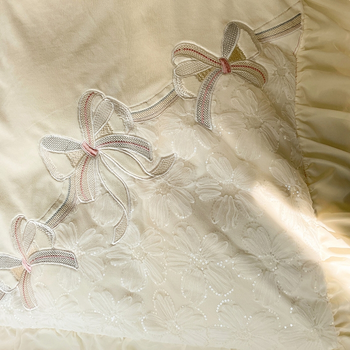 91家纺网 家纺一手货源 找家纺 娜娜 2024新款法式花边牛奶绒刺绣四件套-郁金香-同心结系列 同心结-奶昔白
