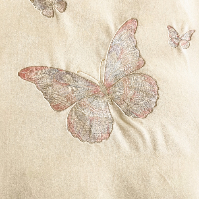 91家纺网 家纺一手货源 找家纺 娜娜 2024新款法式花边牛奶绒刺绣四件套-花蕊-花香引蝶系列 花香引蝶-奶昔白