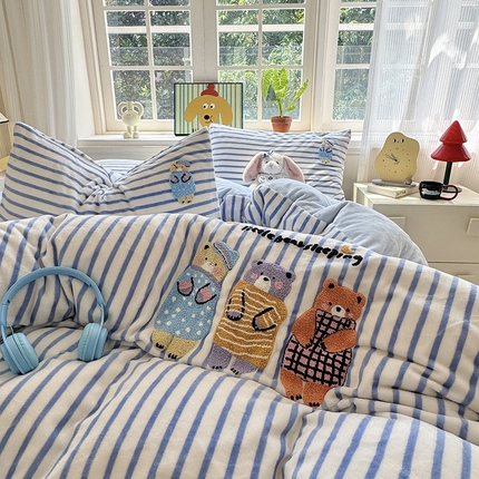 娜娜 2024新款加厚保暖高克重牛奶绒毛巾绣四件套 牛奶绒抱抱熊