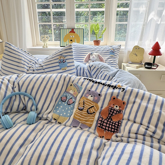 91家纺网 家纺一手货源 找家纺 娜娜 2024新款加厚保暖高克重牛奶绒毛巾绣四件套 牛奶绒抱抱熊