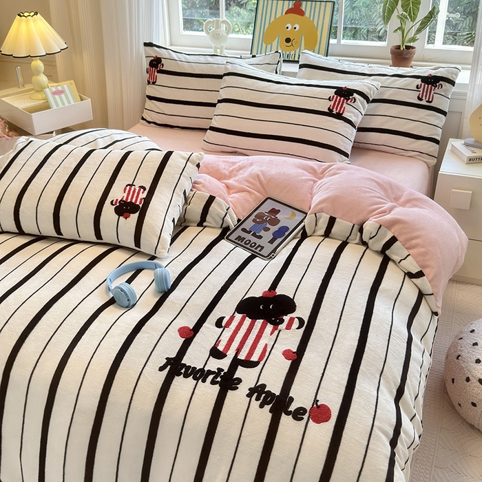 91家纺网 家纺一手货源 找家纺 娜娜 2024新款加厚保暖高克重牛奶绒毛巾绣四件套 牛奶绒条纹小象