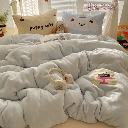 91家纺网 家纺一手货源 找家纺 （总）顾里家纺 2024新款ins韩风甜感刺绣标牛奶绒四件套