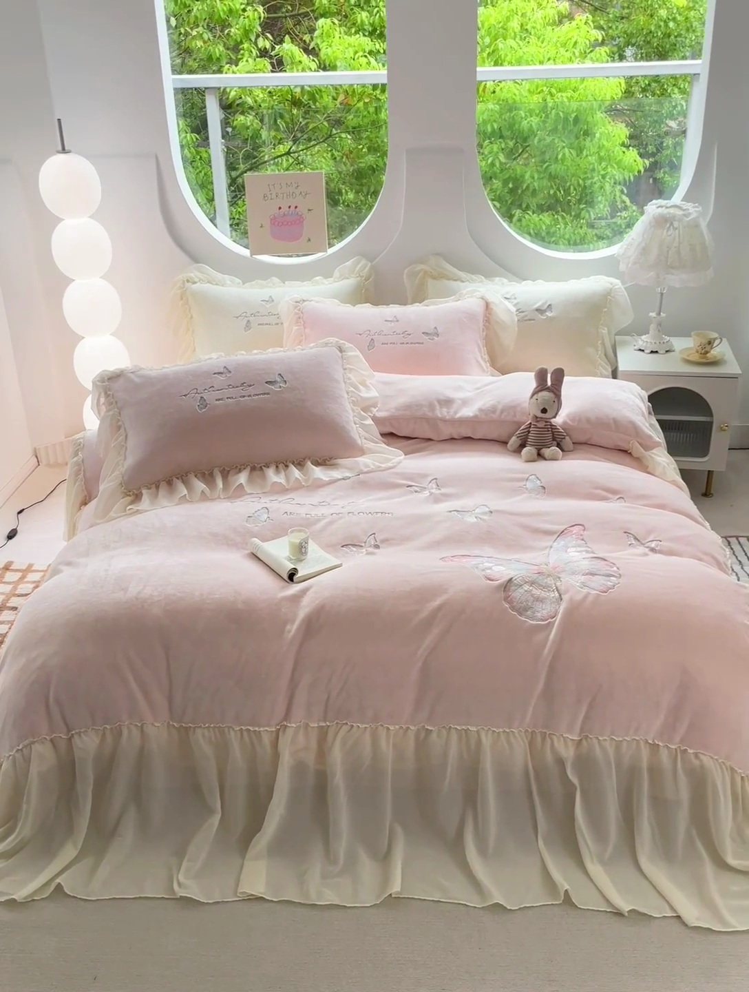 91家纺网 家纺一手货源 找家纺 娜娜 2024新款法式花边牛奶绒刺绣四件套-花蕊-花香引蝶系列 花香引蝶-粉