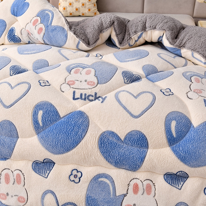 91家纺网 家纺一手货源 找家纺 锦逸家居 2024新款AB版雪花绒冬被羊羔绒冬被被子被芯春秋被 心心相印