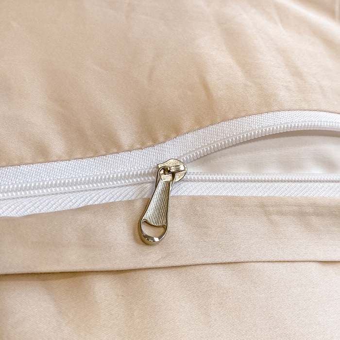 91家纺网 家纺一手货源 找家纺 娜娜 2024新款全棉时尚刺绣AB版双拼宽边绣花四件套--蝴蝶结系列 蝴蝶结-粉+奶咖