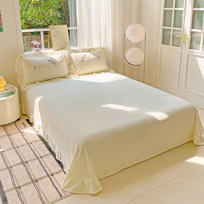 91家纺网 家纺一手货源 找家纺 娜娜 2024新款法式花边牛奶绒刺绣四件套-郁金香-同心结系列 郁金香-奶昔白