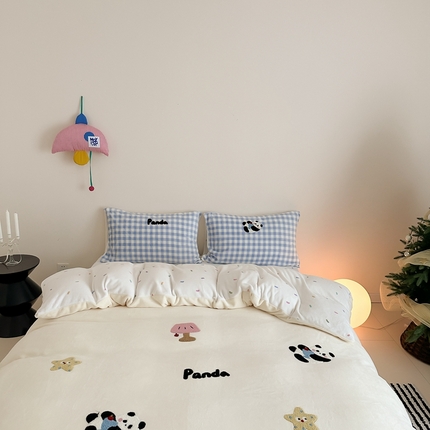 91家纺网 家纺一手货源 找家纺 时光里 2024新款牛奶绒绣花款四件套 胖达