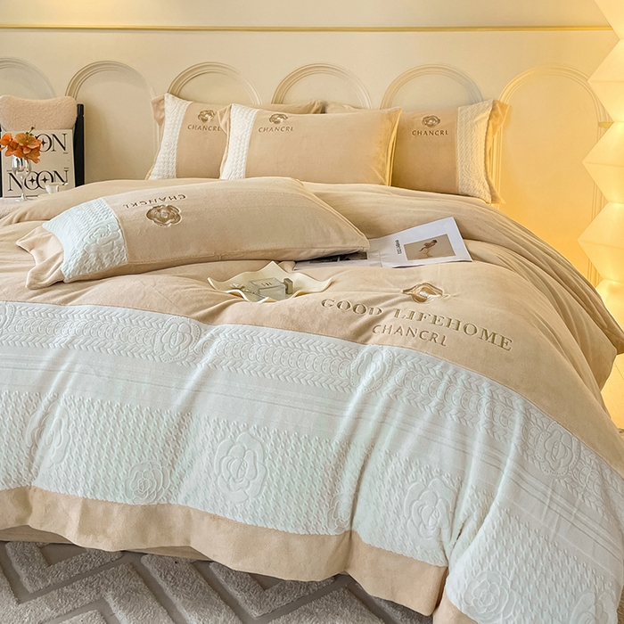 91家纺网 家纺一手货源 找家纺 娜娜 2024新款牛奶绒三拼系列四件套 奶咖