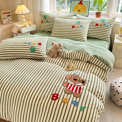 91家纺网 家纺一手货源 找家纺 （总）娜娜 2024新款加厚保暖高克重牛奶绒毛巾绣四件套