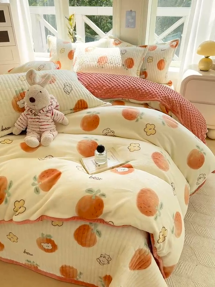91家纺网 家纺一手货源 找家纺 梦可莱家居 2024新款牛奶豆豆绒印花床盖四件套 红橙