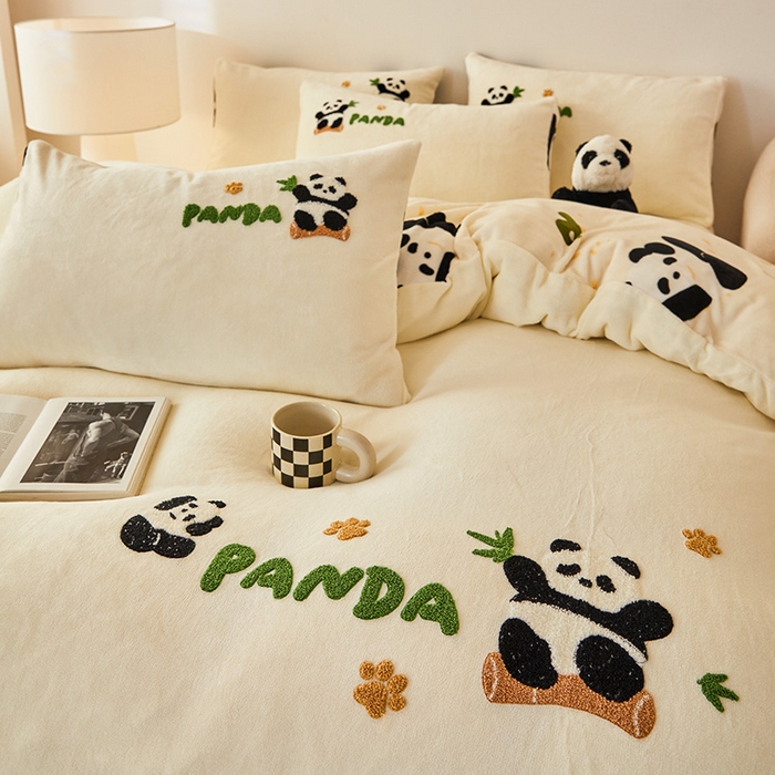 91家纺网 家纺一手货源 找家纺 娜娜 2024新款高克重牛奶绒毛巾绣四件套 熊猫戏竹
