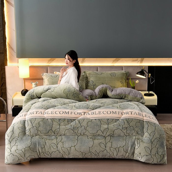 91家纺网 家纺一手货源 找家纺 锦逸家居 2024新款AB版雪花绒冬被羊羔绒冬被被子被芯春秋被 薄荷曼波