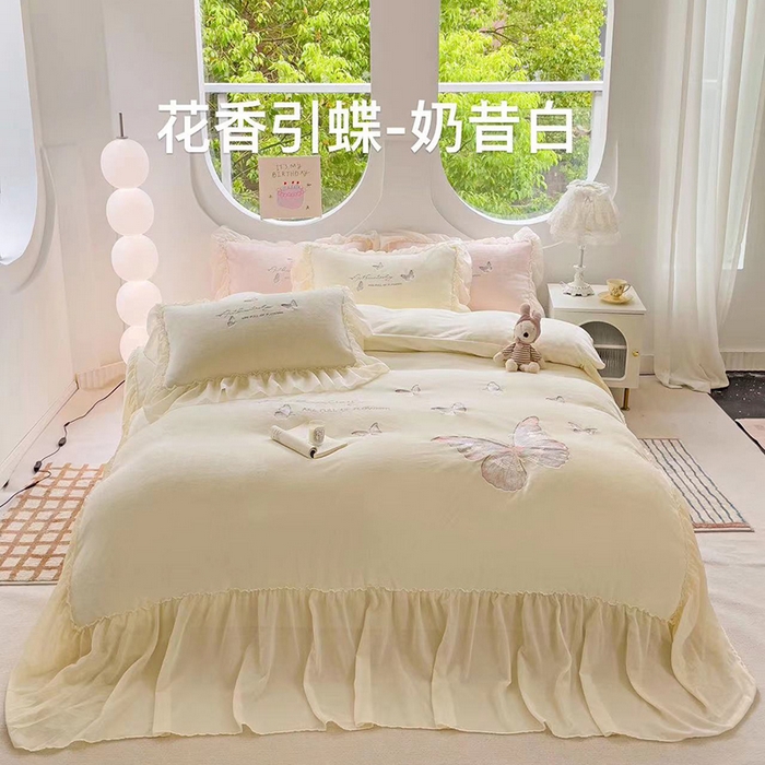 91家纺网 家纺一手货源 找家纺 娜娜 2024新款法式花边牛奶绒刺绣四件套-花蕊-花香引蝶系列 花香引蝶-奶昔白
