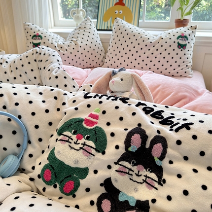 娜娜 2024新款加厚保暖高克重牛奶绒毛巾绣四件套 牛奶绒波点兔