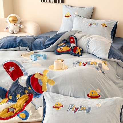 91家纺网 家纺一手货源 找家纺 （总）西西家居 2024新款230g全消光牛奶绒四件套-飞行时刻