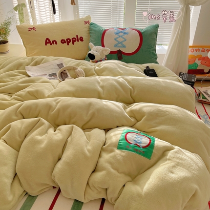 91家纺网 家纺一手货源 找家纺 （总）顾里家纺 2024新款ins韩风甜感刺绣标牛奶绒四件套