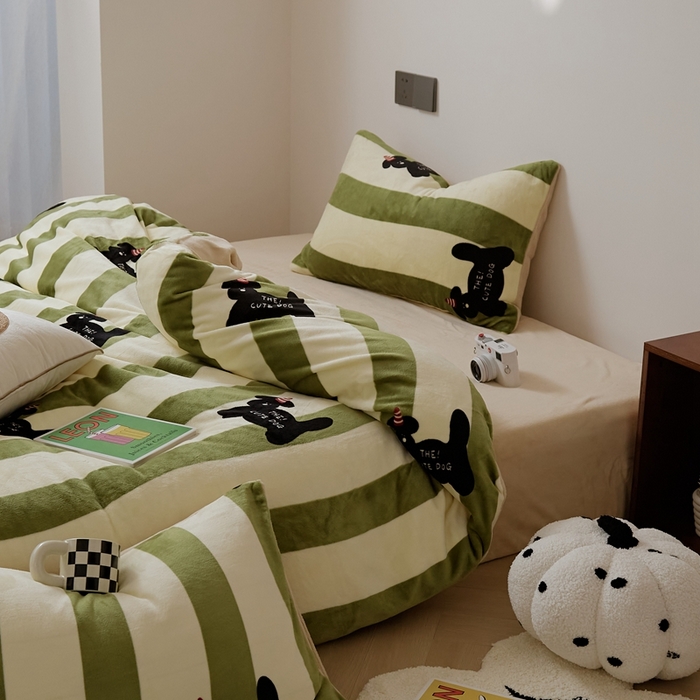 91家纺网 家纺一手货源 找家纺 时光里 2024新款230克牛奶绒印花四件套 煤球狗