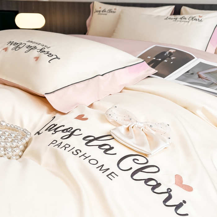 91家纺网 家纺一手货源 找家纺 娜娜 2024新款全棉时尚刺绣AB版双拼宽边绣花四件套--蝴蝶结系列 蝴蝶結-奶昔白+粉