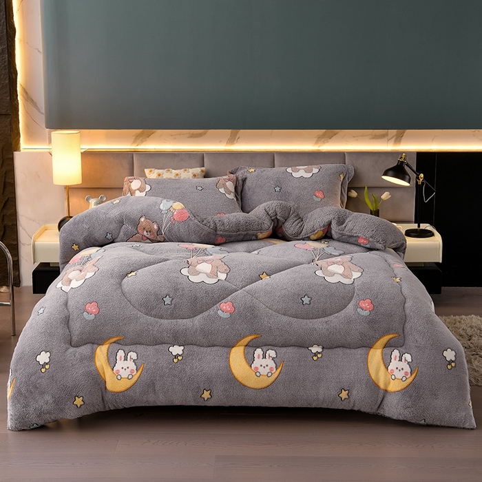 91家纺网 家纺一手货源 找家纺 锦逸家居 2024新款AB版雪花绒冬被羊羔绒冬被被子被芯春秋被 云朵萌熊