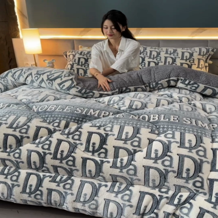 91家纺网 家纺一手货源 找家纺 锦逸家居 2024新款AB版雪花绒冬被羊羔绒冬被被子被芯春秋被 D奥时代