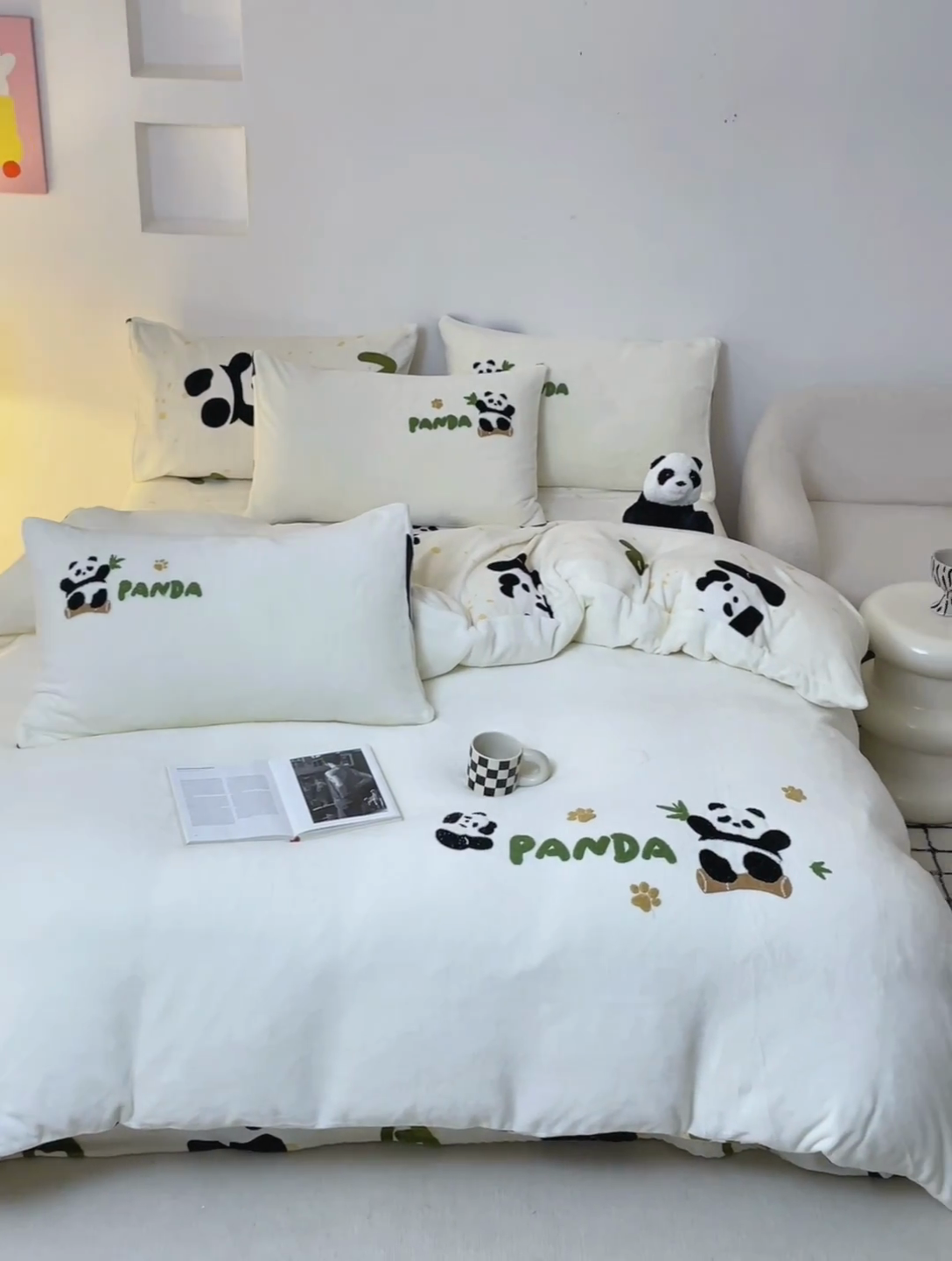 91家纺网 家纺一手货源 找家纺 娜娜 2024新款高克重牛奶绒毛巾绣四件套 熊猫戏竹