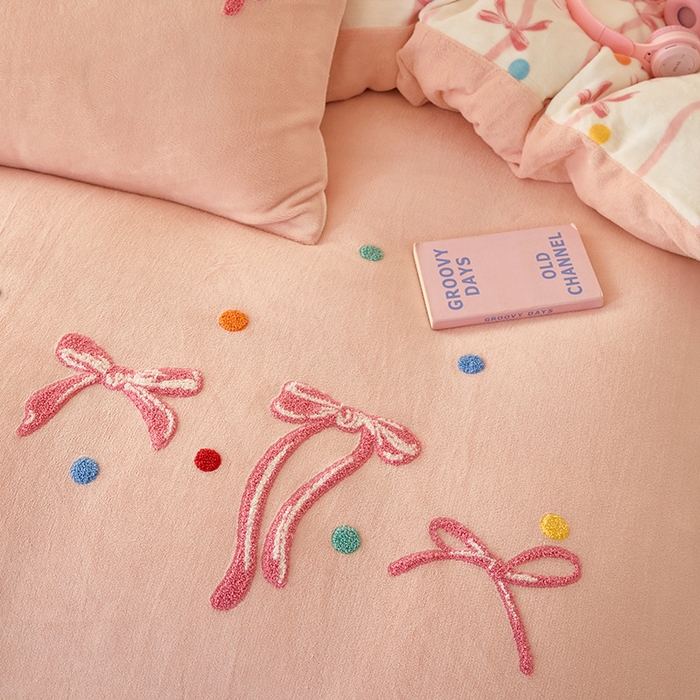 91家纺网 家纺一手货源 找家纺 娜娜 2024新款高克重牛奶绒毛巾绣四件套 同心结