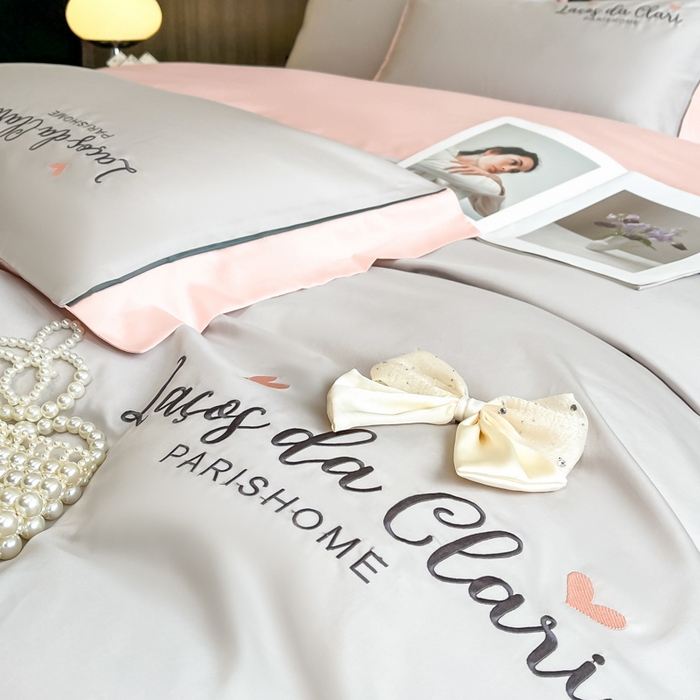 91家纺网 家纺一手货源 找家纺 娜娜 2024新款全棉时尚刺绣AB版双拼宽边绣花四件套--蝴蝶结系列 蝴蝶结-浅灰+粉